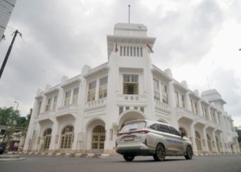 Toyota New Veloz Hybrid EV: Tantangan Baru di Pasar MPV Indonesia