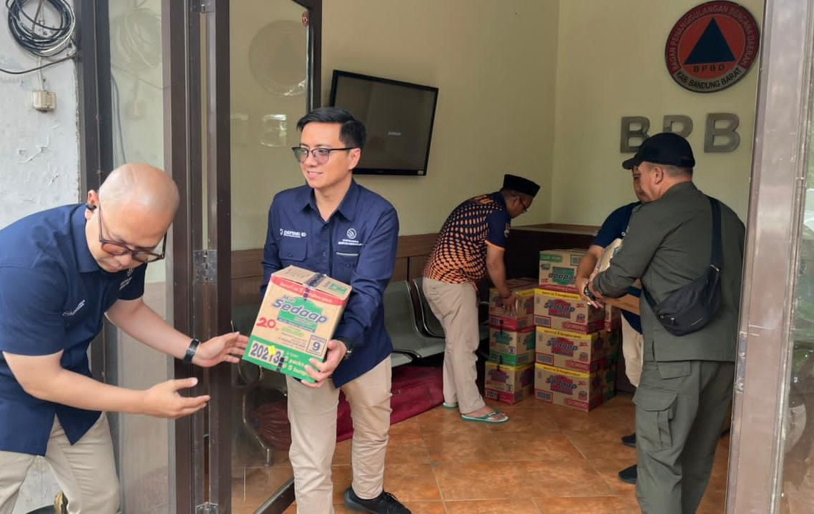 Tak Hanya Menjaga Langit, PTDI Jaga Harapan Penyintas Longsor Cisarua