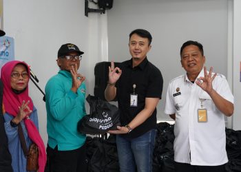 Bio Farma Salurkan 1.650 Paket Sembako Ramadan, Warga Sukajadi dan Kertawangi Terima Bantuan