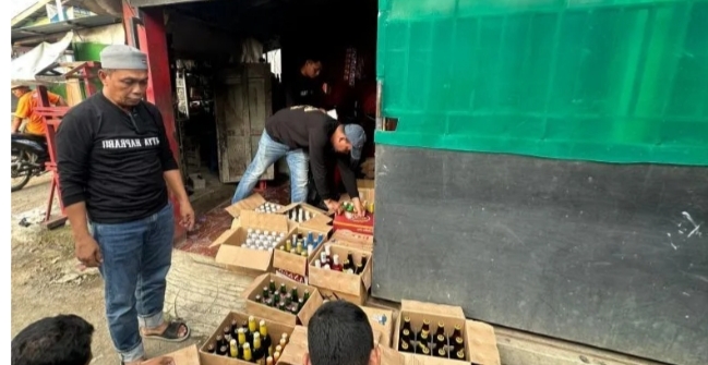Operasi Pekat Jelang Lebaran, Polresta Cirebon Sita 1.892 Botol Miras