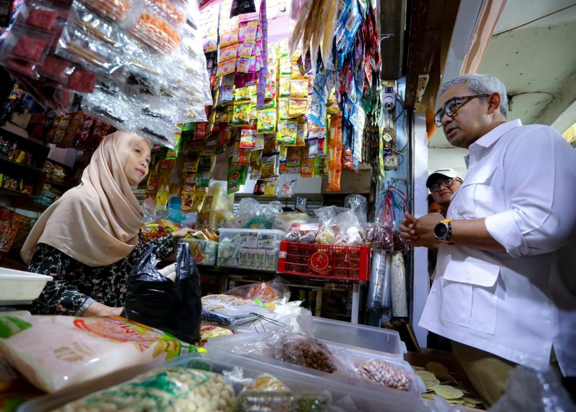 Harga Plastik Gila-Gilaan, Bandung Hanya Bisa Himbau Warga