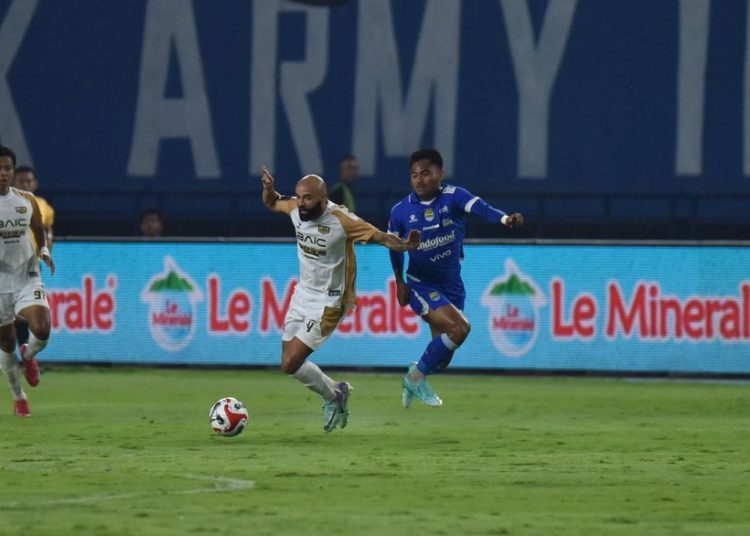 Dewa United vs Persib Bandung